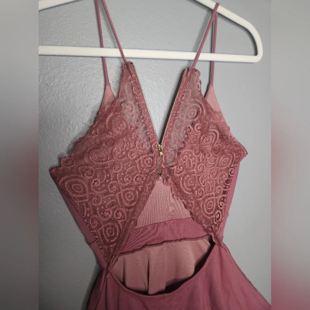 Windsor Blush  lace back skater dress - Picture 8 of 10